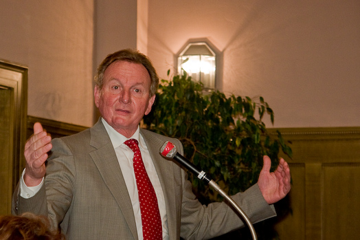 Claus Schmiedel spricht auf der Kreisdeligiertenkonferenz
